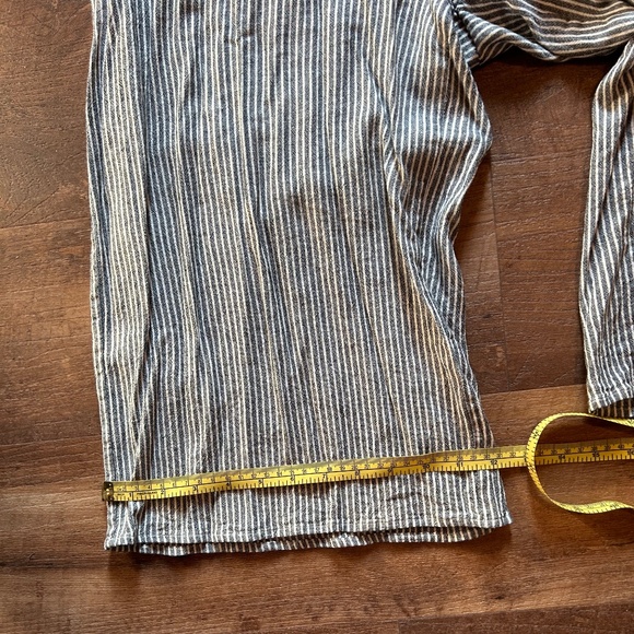 Striped Cropped Jumpsuit with Puff Sleeves - Picture 12 of 12